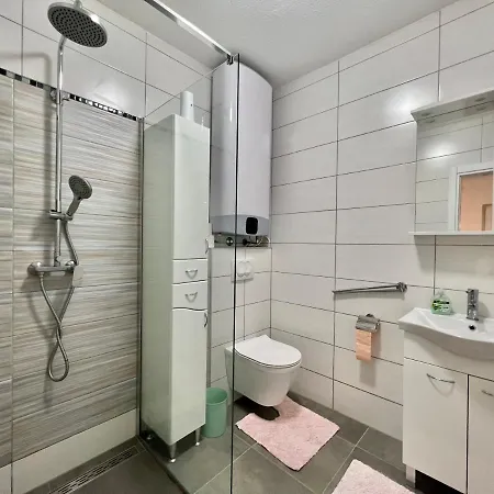 Apartmani Ana Dramalj Exterior photo