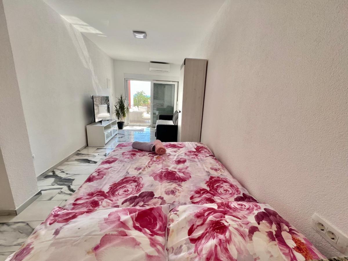 Ana Apartment *