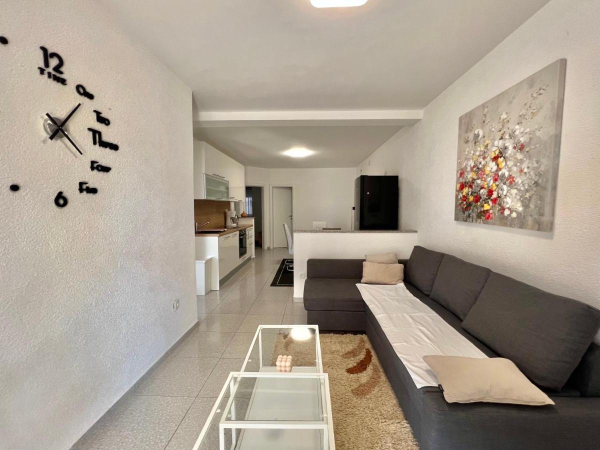 Apartment Ana *